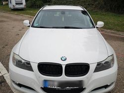 Weiß Gebraucht 2012 BMW 320 Kombi | 6.900 € (Superpreis)