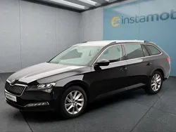 Schwarz Gebraucht 2023 Skoda Superb Kombi | 27.449 € (Superpreis)