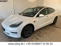 White metallic Gebraucht 2021 Tesla Model 3 Standard Range Plus Limousine | 23.450 € (Superpreis)