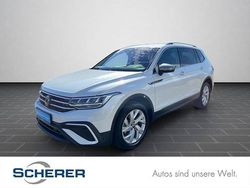 Oryxweiß perlmutteffekt (metallic) Gebraucht 2024 VW Tiguan Allspace Life SUV | 32.400 € (Guter Preis)