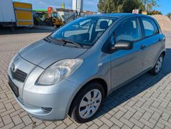 Silber Gebraucht 2007 Toyota Yaris Cool Limousine | 2.699 € (Guter Preis)