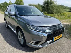 Grau Gebraucht 2020 Mitsubishi Outlander P-HEV Intense SUV | 15.950 € (Guter Preis)