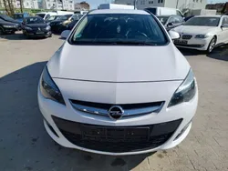 Weiß Gebraucht 2016 Opel Astra Kombi | 4.890 € (Guter Preis)