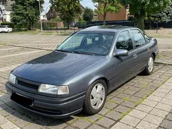 Grau Gebraucht 1995 Opel Vectra Selection Limousine | 3.200 €