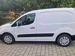 Weiß Gebraucht 2012 Citroën Berlingo Van / Kleinbus | 5.200 € (Guter Preis)