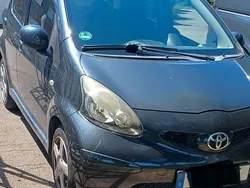 Grau Gebraucht 2006 Toyota Aygo Kleinwagen | 1.500 € (Guter Preis)