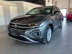 Indiumgrau metallic Gebraucht 2024 VW T-Roc Style SUV | 29.350 € (Fairer Preis)