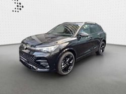 Grenadillschwarz metallic Neu 2026 VW Tiguan R-line SUV | 52.980 € (Teuer)