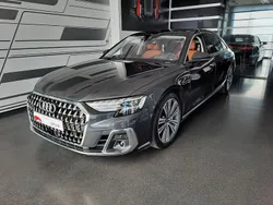 Grau Gebraucht 2022 Audi A8 Limousine | 82.000 € (Guter Preis)