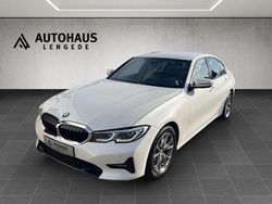 Weiß Gebraucht 2020 BMW 318 Sport Line Limousine | 25.999 € (Etwas zu teuer)