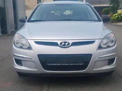 Silber Gebraucht 2010 Hyundai i30 Kombi | 1.200 € (Fairer Preis)