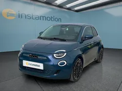 Grün Gebraucht 2022 Fiat 500e Icon Kleinwagen | 20.349 € (Fairer Preis)