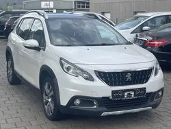 Weiß Gebraucht 2018 Peugeot 2008 Allure SUV | 13.900 € (Etwas zu teuer)