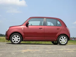 Rot Gebraucht 2007 Daihatsu Trevis Kleinwagen | 5.999 € (Teuer)