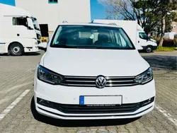 Weiß Gebraucht 2016 VW Touran Highline Van / Kleinbus | 18.700 € (Fairer Preis)