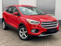Rot Gebraucht 2017 Ford Kuga Titanium SUV | 12.390 € (Guter Preis)