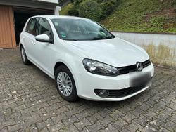 Weiß Gebraucht 2009 VW Golf VI Kleinwagen | 6.300 €
