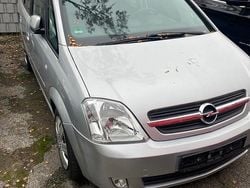 Silber Gebraucht 2004 Opel Meriva Van / Kleinbus | 2.500 € (Fairer Preis)