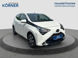 Weiss Gebraucht 2020 Toyota Aygo X-play Kleinwagen | 12.900 € (Fairer Preis)