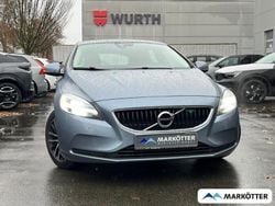 Gebraucht 2017 Volvo V40 Momentum Kombi | 15.390 € (Teuer)