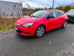 Rot Gebraucht 2015 Opel Astra GTC Coupé | 8.600 € (Etwas zu teuer)