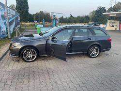 Grau Gebraucht 2016 Mercedes E200 AMG Kombi | 18.999 € (Guter Preis)