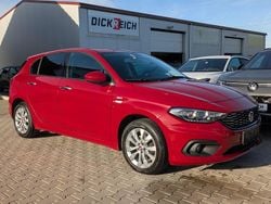 Rot Gebraucht 2016 Fiat Tipo Lounge Limousine | 8.450 € (Fairer Preis)
