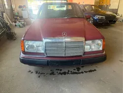 Rot Gebraucht 1991 Mercedes E200 Limousine | 8.500 €