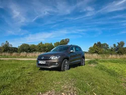 Braun Gebraucht 2012 VW Tiguan Sportline SUV | 12.100 € (Etwas zu teuer)