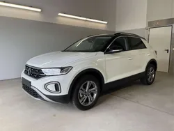 [0qa1] pure white / dac... Neu 2025 VW T-Roc Life SUV | 33.140 € (Superpreis)