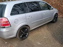 Silber Gebraucht 2006 Opel Zafira Van / Kleinbus | 2.350 € (Fairer Preis)