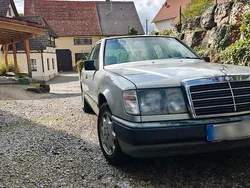 Silber Gebraucht 1986 Mercedes E300 Limousine | 9.000 €