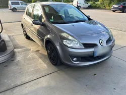 Grau Gebraucht 2008 Renault Clio III Kleinwagen | 3.000 € (Fairer Preis)