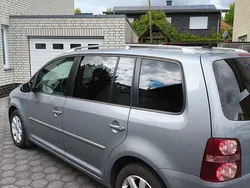 Grau Gebraucht 2010 VW Touran Highline Van / Kleinbus | 5.500 € (Fairer Preis)