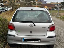 Silber Gebraucht 2002 Toyota Yaris Kleinwagen | 1.399 €