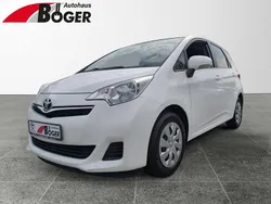 Schneeweiß Gebraucht 2013 Toyota Verso-S Life Van / Kleinbus | 9.690 € (Teuer)