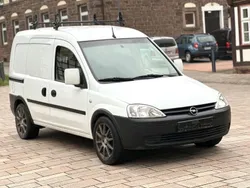 Weiß Gebraucht 2010 Opel Combo Business Van / Kleinbus | 2.300 € (Fairer Preis)