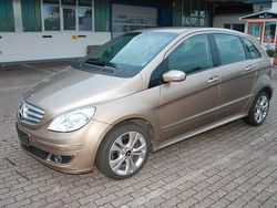 Gold Gebraucht 2007 Mercedes B200 Van / Kleinbus | 3.490 € (Fairer Preis)