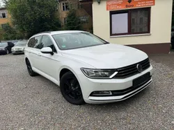 Oryxweiß perlmutteffekt Gebraucht 2018 VW Passat Comfortline Kombi | 10.990 € (Fairer Preis)