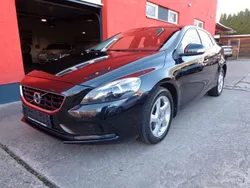 Schwarz Gebraucht 2015 Volvo V40 You! Kombi | 9.999 € (Fairer Preis)