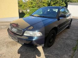Blau Gebraucht 1994 Audi A4 Limousine | 799 €
