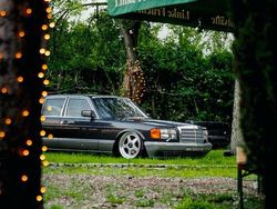 Blau Gebraucht 1988 Mercedes E300 Limousine | 16.500 €