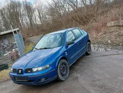 Blau Gebraucht 2001 Seat Leon Limousine | 1.950 € (Teuer)