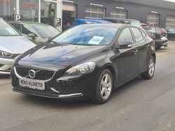 Black stone Gebraucht 2018 Volvo V40 Kinetic Kombi | 15.299 € (Fairer Preis)