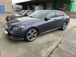 Grau Gebraucht 2015 Mercedes E200 Avantgarde Limousine | 22.500 €