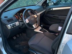 Silber Gebraucht 2008 Opel Astra Limousine | 1.500 € (Guter Preis)