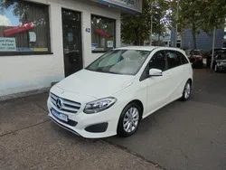 Weiß Gebraucht 2015 Mercedes B180 Van / Kleinbus | 8.650 € (Fairer Preis)