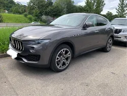 Grau Gebraucht 2017 Maserati Levante SUV | 35.950 €