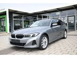 Grau Gebraucht 2022 BMW 320 Shadowline Kombi | 31.990 € (Guter Preis)
