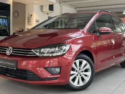 Rot Gebraucht 2017 VW Golf Sportsvan Comfortline Van / Kleinbus | 14.990 € (Fairer Preis)